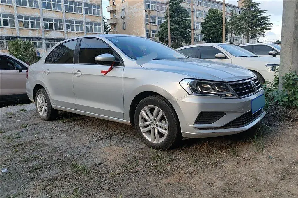 2019 Volkswagen Jetta 1.4L 90HP L4 5MT