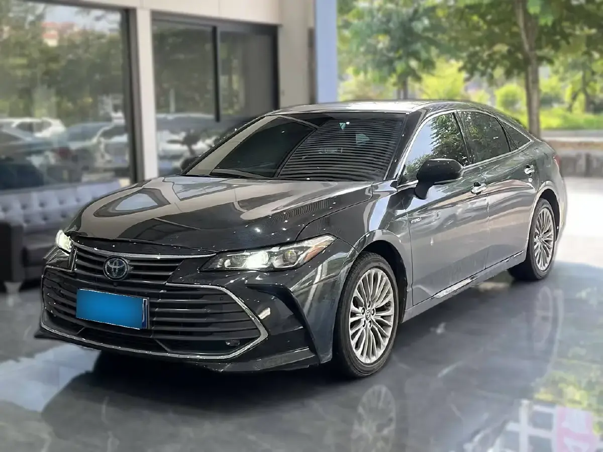 2019 Toyota Avalon 2.5L 178HP L4 E-CVT Hybrid