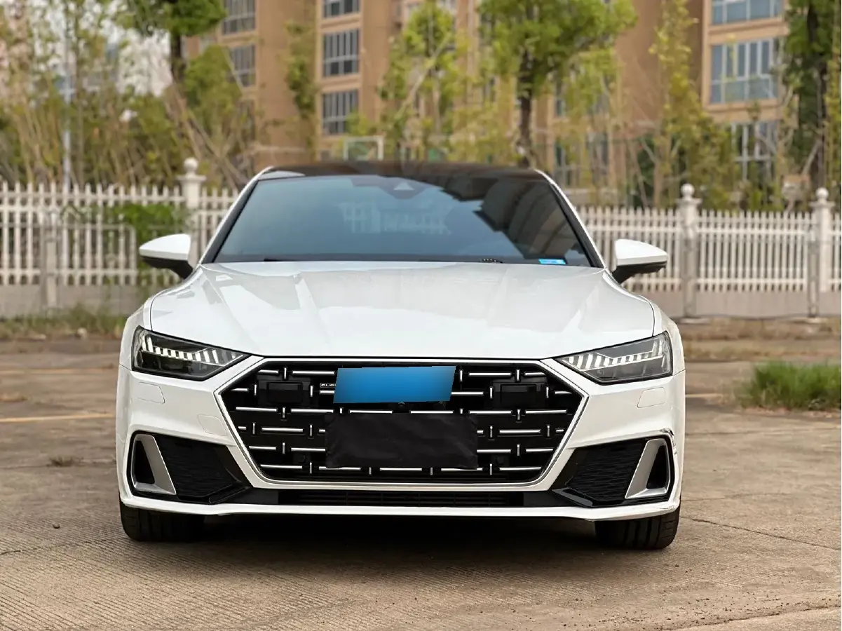 2022 Audi A7L 2.0T 245HP L4 7DCT