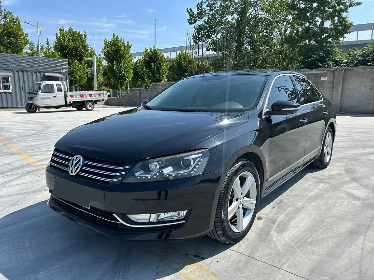 2015 Volkswagen Passat 1.8T 160HP L4 7DCT
