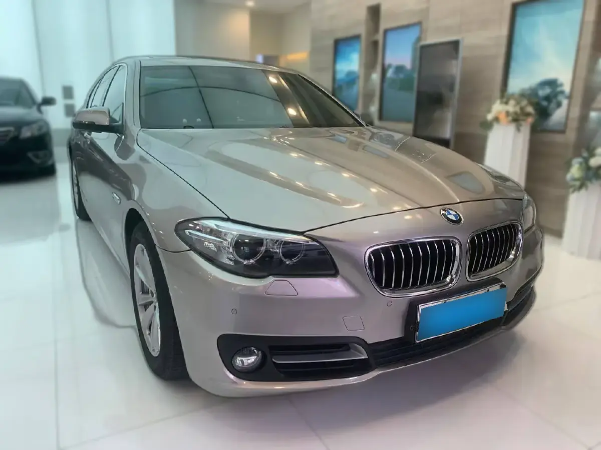 2014 BMW 5 Series 2.0T 184HP L4 8AT