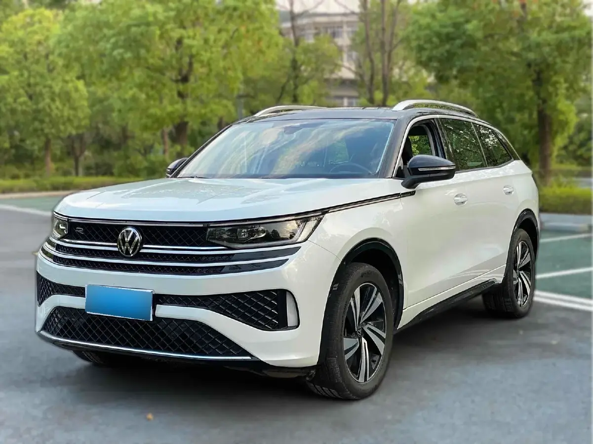 2023 Volkswagen Tavendor 2.0T 220HP L4 7DCT