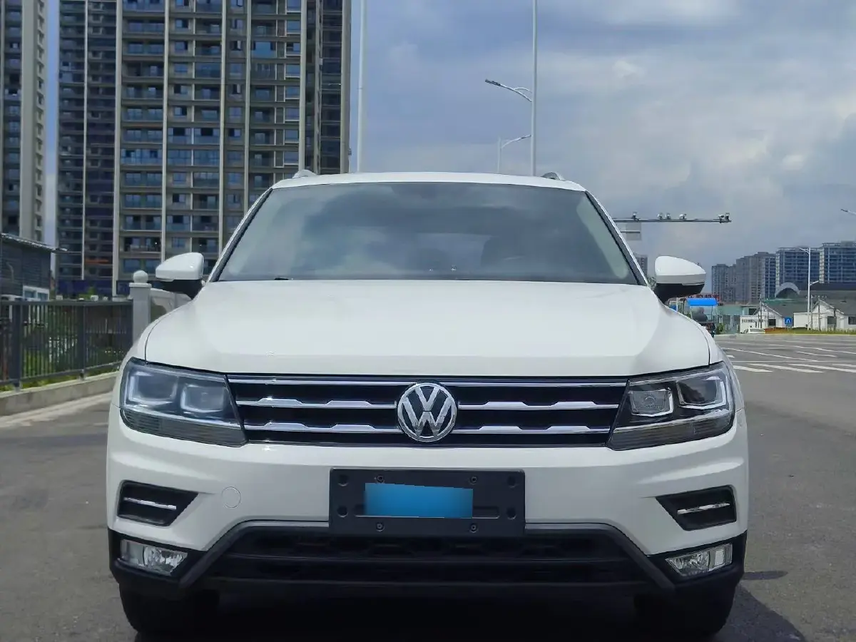 2018 Volkswagen Tiguan L 2.0T 186HP L4 7DCT