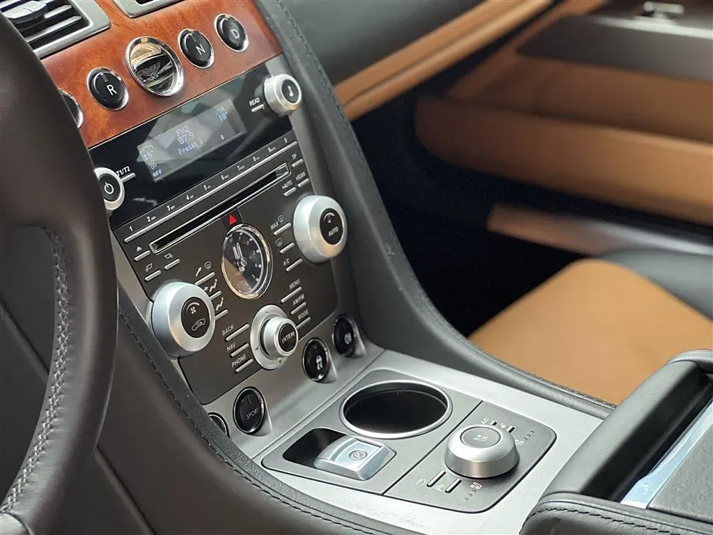 2010 Aston Martin Rapide 6.0L 477HP V12 6AT,autocango,china used car exporter,china ev exporter,chinese used car exporter,chinese used ev exporter