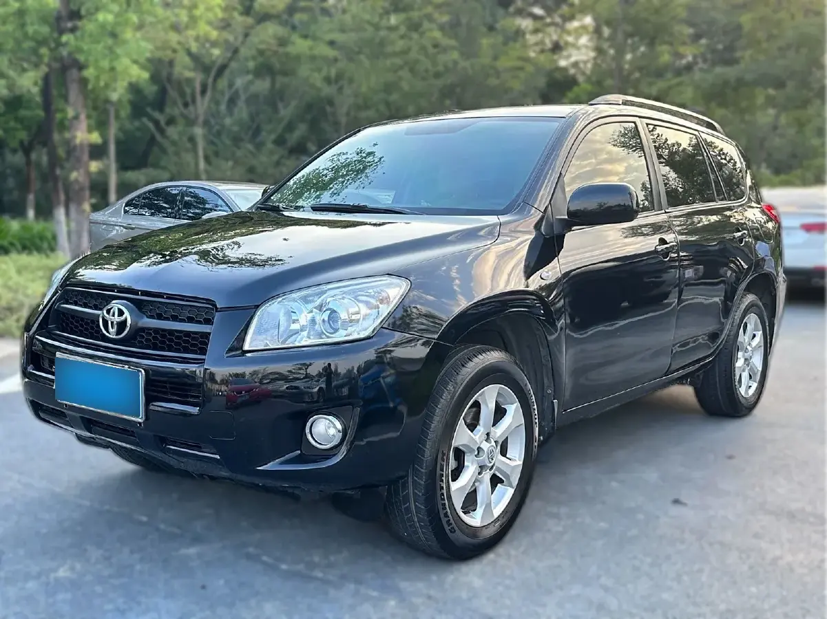 2011 Toyota RAV4 2.0L 150HP L4 4AT