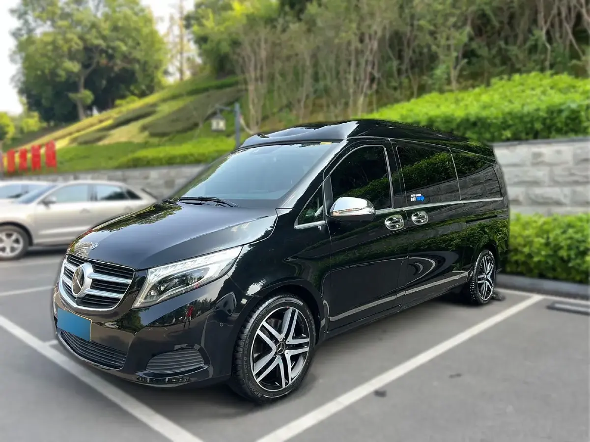 2017 Mercedes-Benz V Class 2.0T 211HP L4 7AT