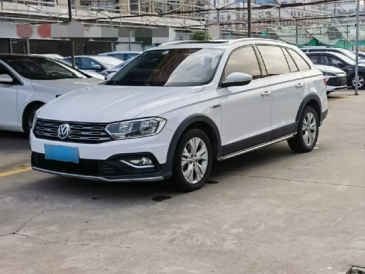 2017 Volkswagen C-Trek 1.6L 110HP L4 6AT