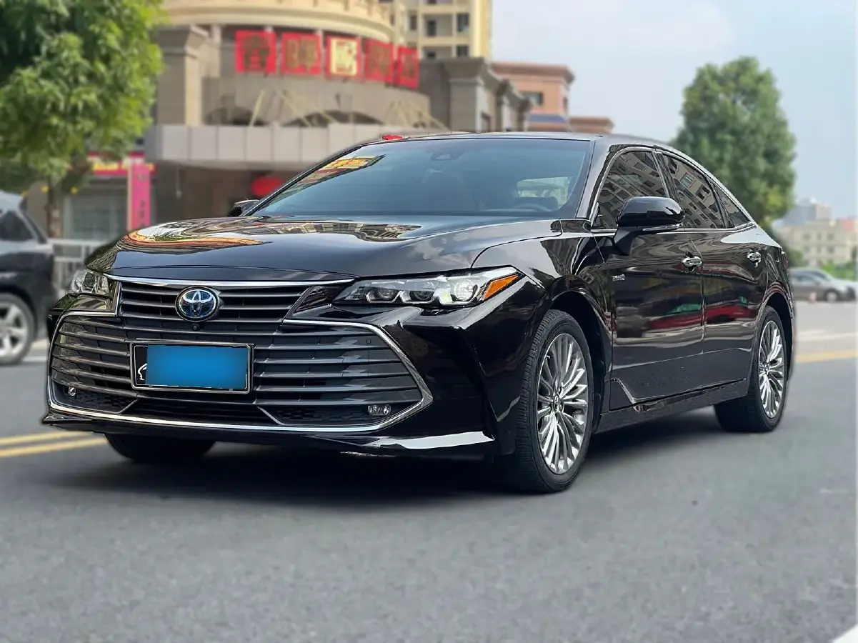 2019 Toyota Avalon 2.5L 178HP L4 E-CVT Hybrid
