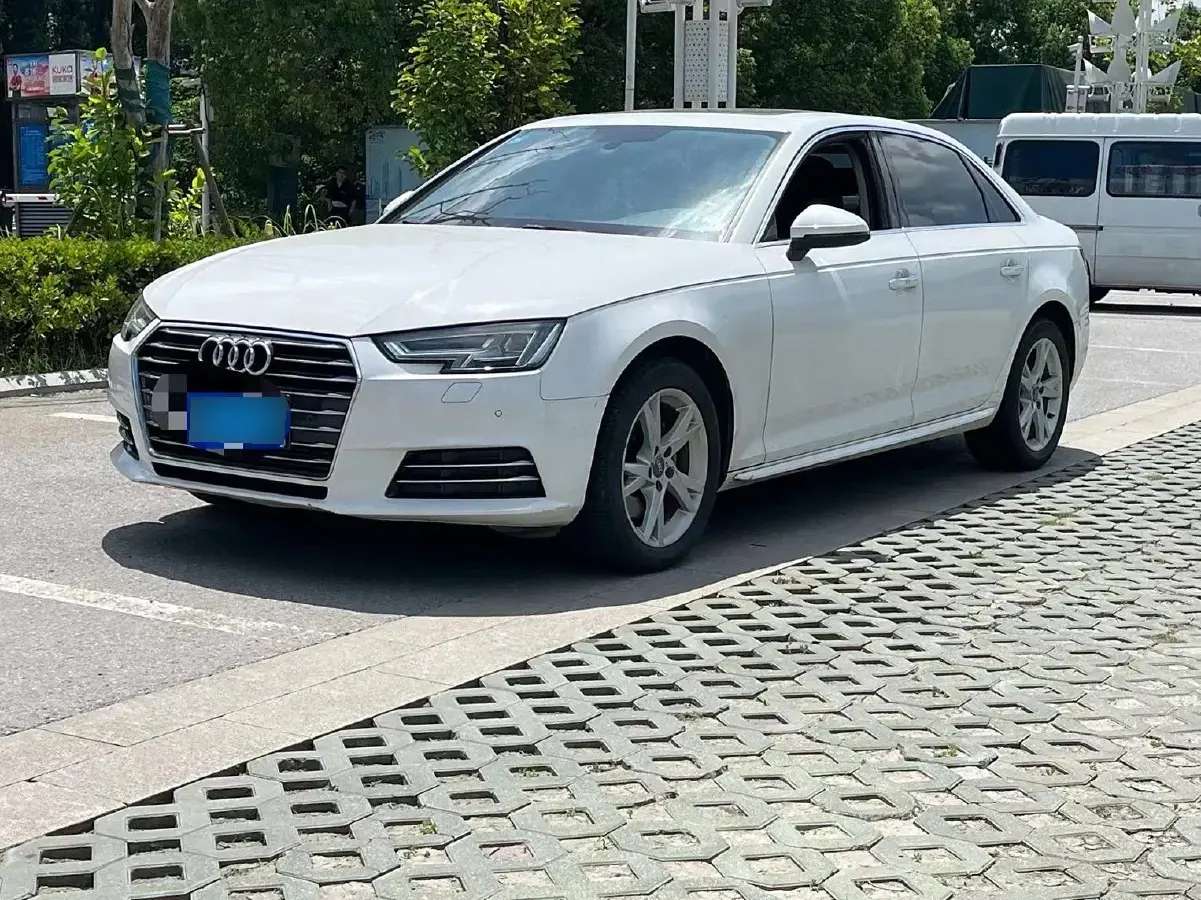 2018 Audi A4L 2.0T 190HP L4 7DCT