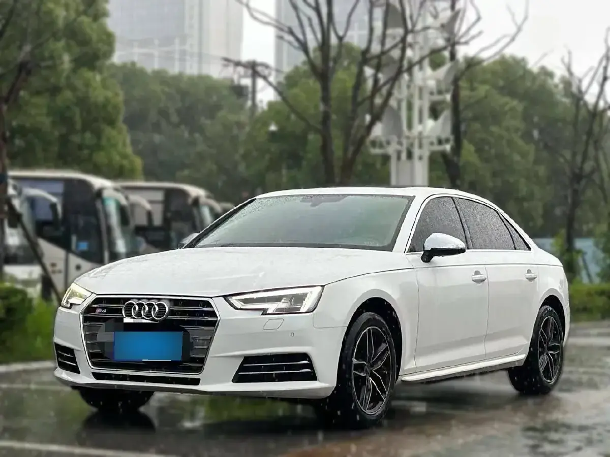 2017 Audi A4L 2.0T 190HP L4 7DCT