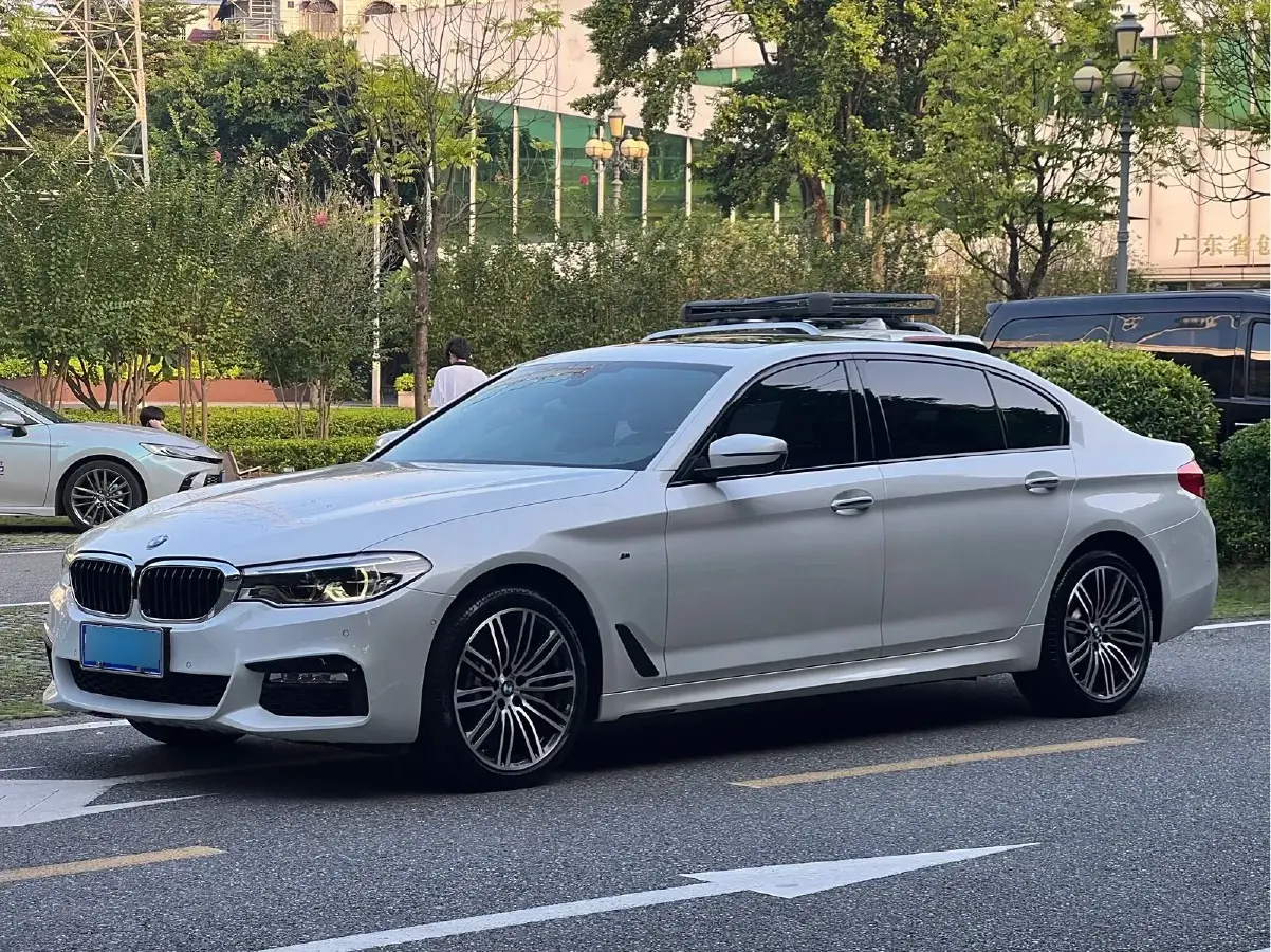 2018 BMW 5 Series 2.0T 252HP L4 8AT