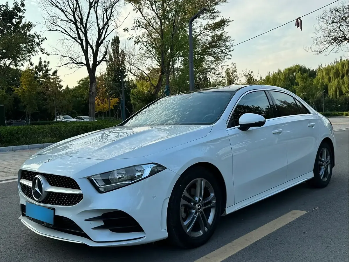 2020 Mercedes-Benz A Class 1.3T 136HP L4 7DCT