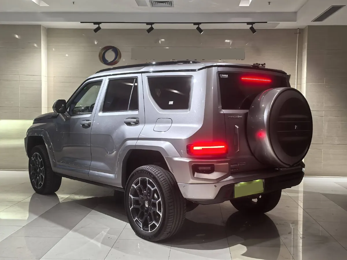 2024 Tank 700 3.0T 360HP V6 9AT PHEV 37.1KWH,autocango,china used car exporter,china ev exporter,chinese used car exporter,chinese used ev exporter