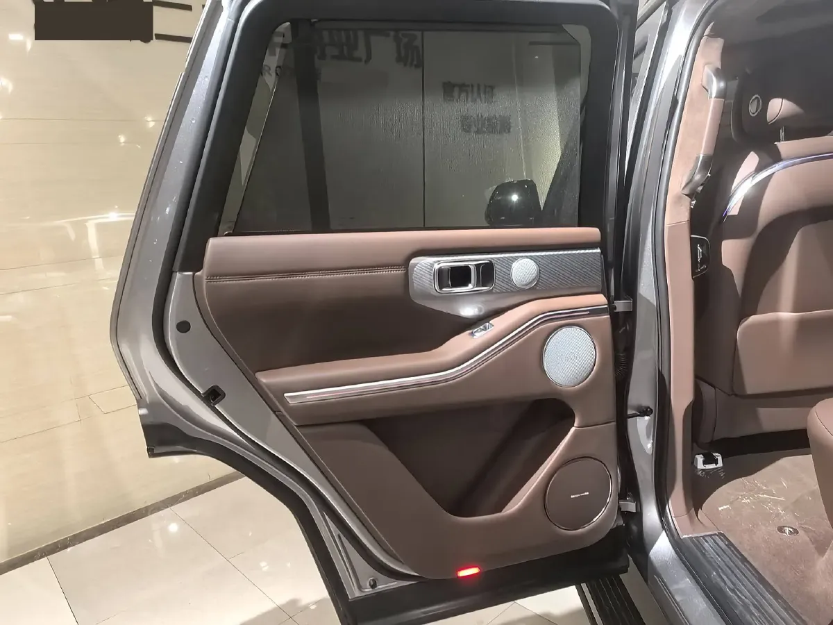 2024 Tank 700 3.0T 360HP V6 9AT PHEV 37.1KWH,autocango,china used car exporter,china ev exporter,chinese used car exporter,chinese used ev exporter