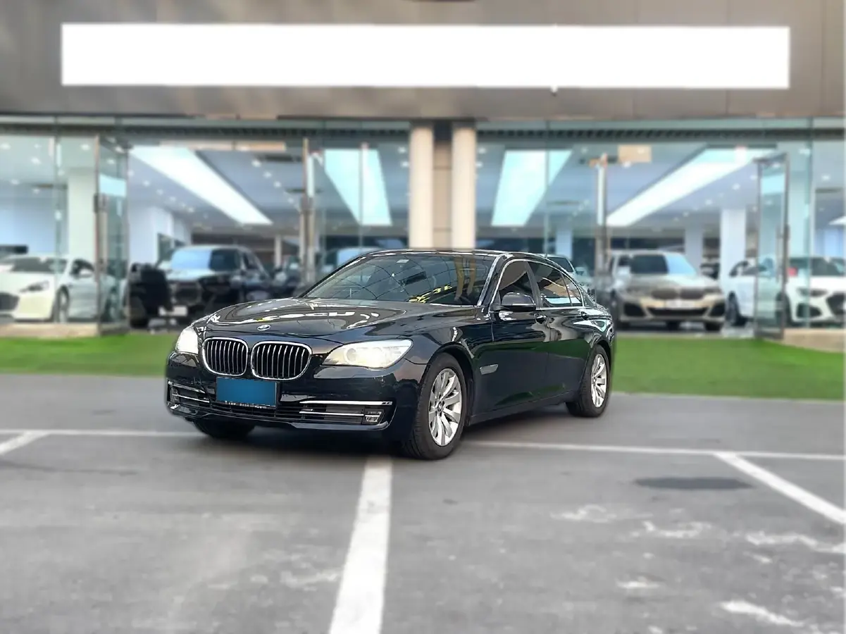 2013 BMW 7 Series 3.0L 258HP L6 8AT