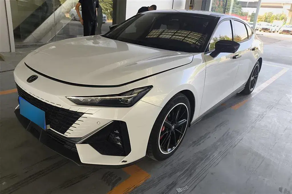 2022 ChangAn UNI-V 1.5T 188HP L4 7DCT