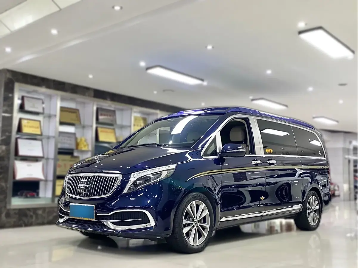 2022 Mercedes-Benz V Class 2.0T 211HP L4 9AT