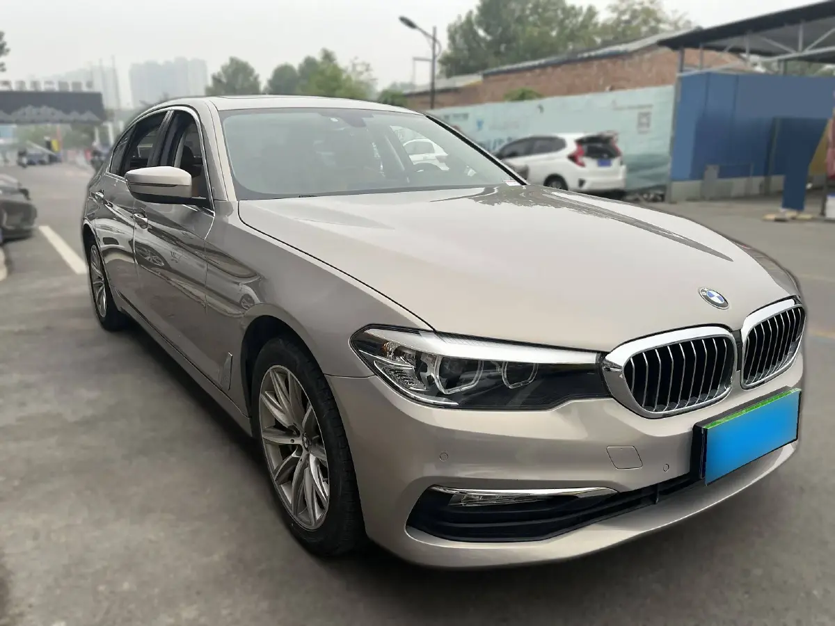 2018 BMW 5 Series 2.0T 224HP L4 8AT
