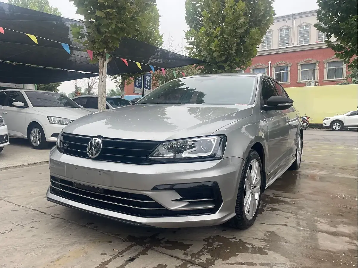 2018 Volkswagen Sagitar 1.4T 150HP L4 7DCT