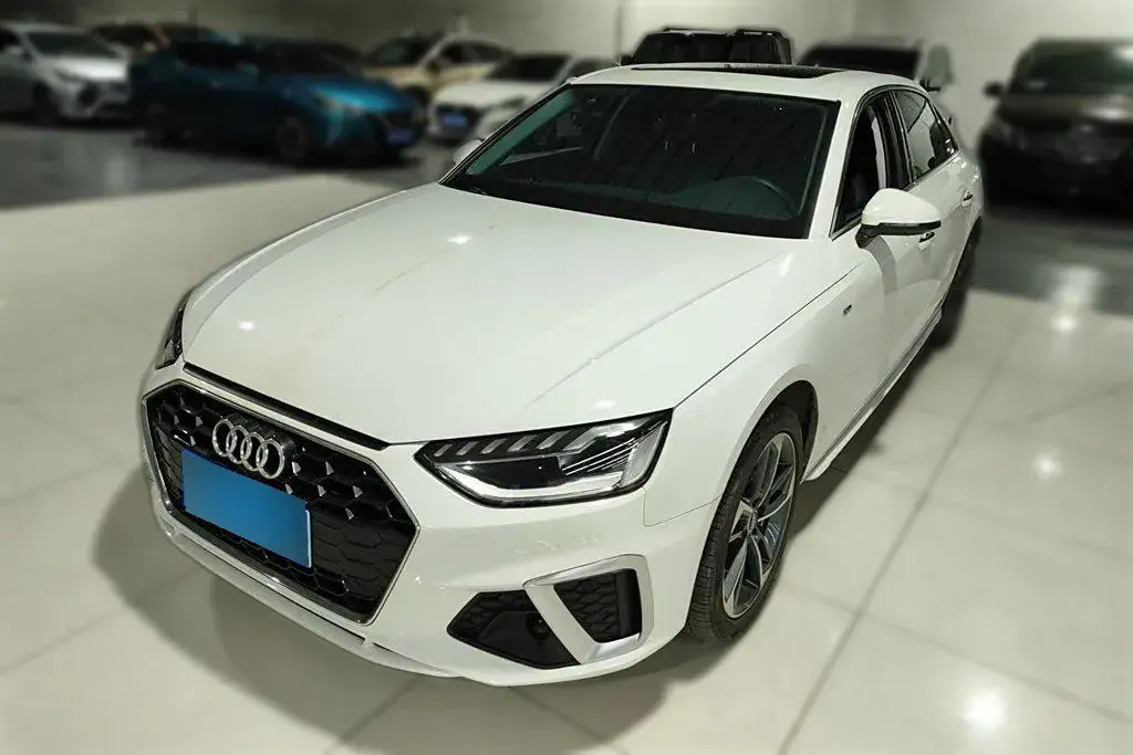 2022 Audi A4L 2.0T 190HP L4 7DCT