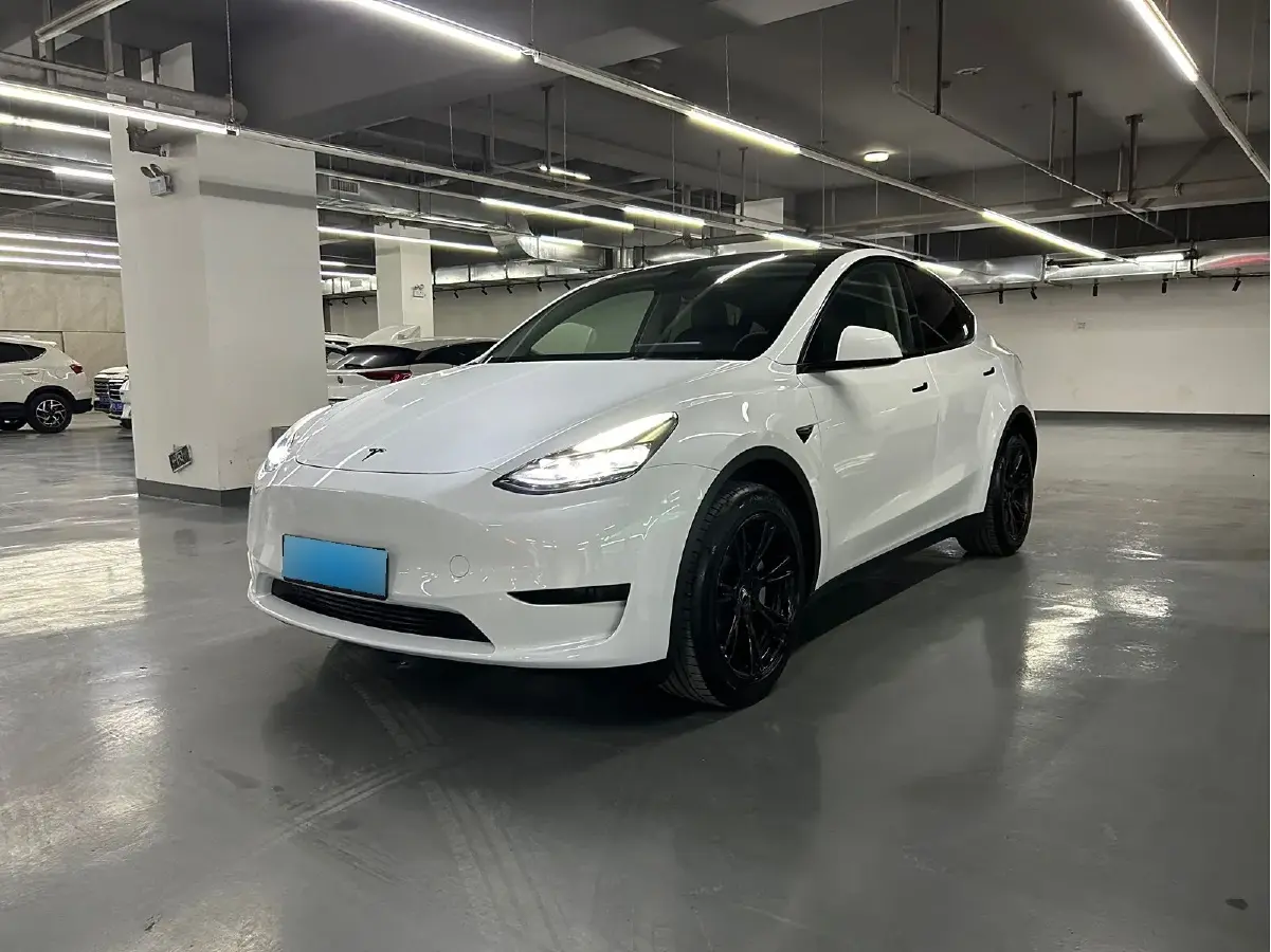 2024 Tesla Model Y BEV 60KWH
