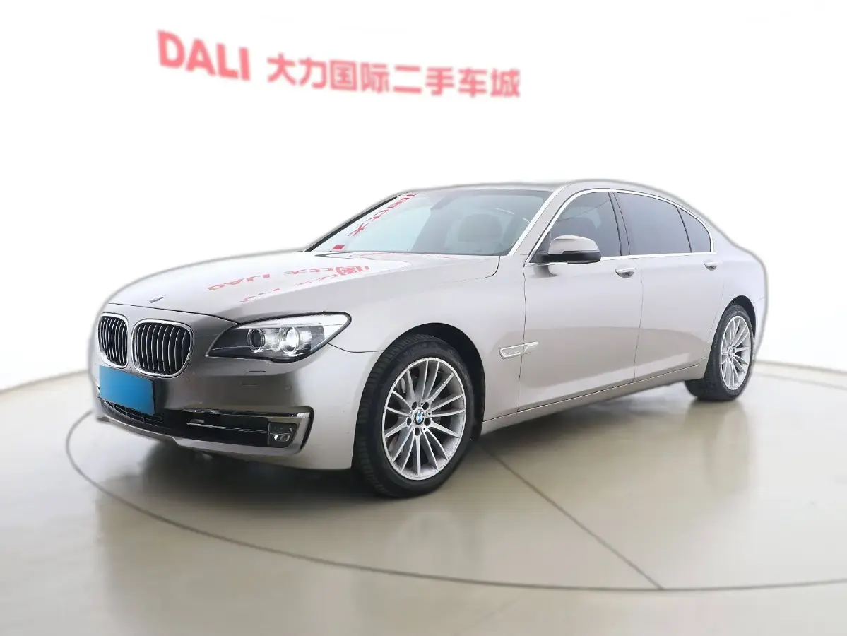 2013 BMW 7 Series 3.0T 320HP L6 8AT