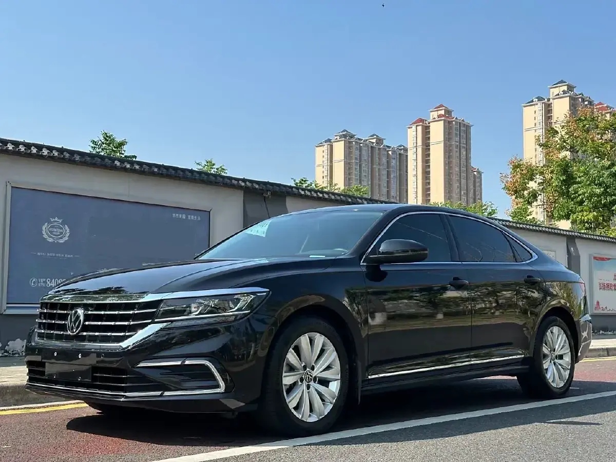 2021 Volkswagen Passat 2.0T 186HP L4 7DCT