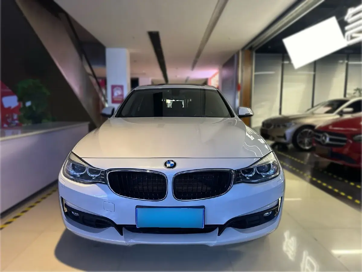 2013 BMW 3 Series GT 2.0T 184HP L4 8AT