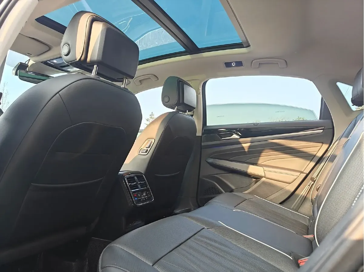 2022 Volkswagen Passat 2.0T 186HP L4 7DCT,autocango,china used car exporter,china ev exporter,chinese used car exporter,chinese used ev exporter