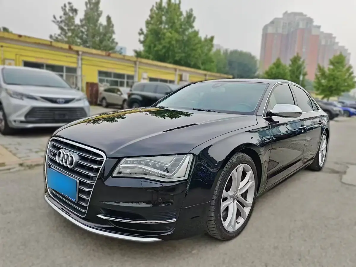 2014 Audi S8 4.0T 520HP V8 8AT