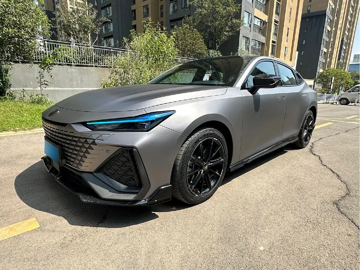 2022 ChangAn UNI-V 2.0T 233HP L4 8AT