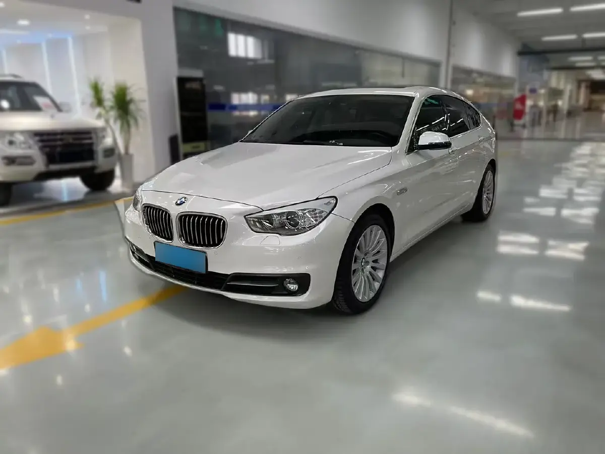 2014 BMW 5 Series GT 3.0T 306HP L6 8AT