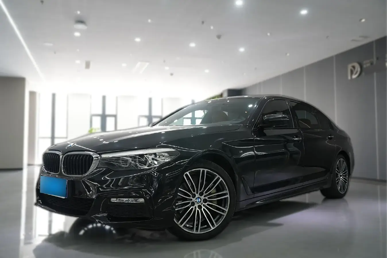 2018 BMW 5 Series 2.0T 252HP L4 8AT