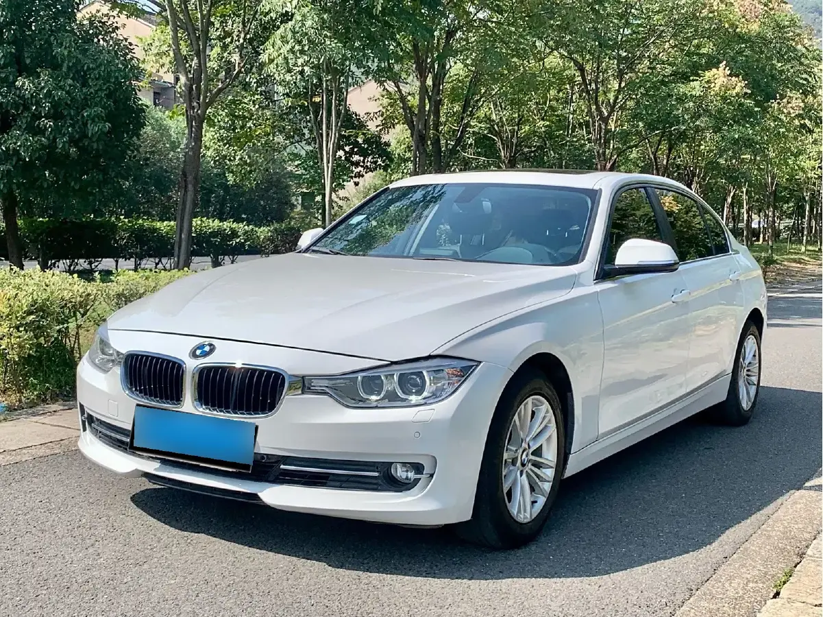 2015 BMW 3 Series 2.0T 184HP L4 8AT