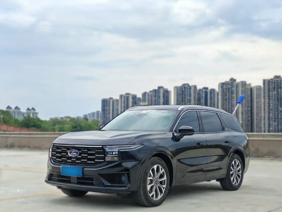 2023 Ford Edge 2.0T 275HP L4 E-CVT Hybrid