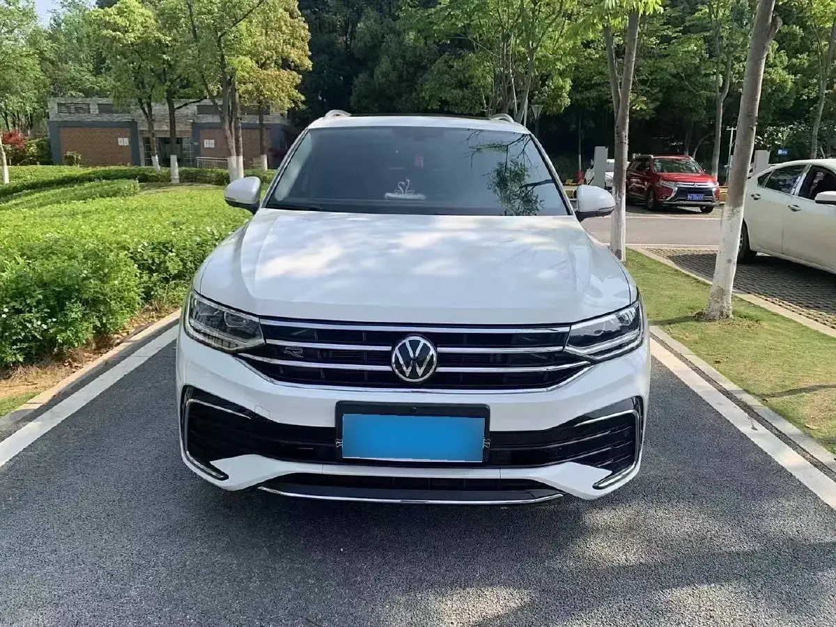 2023 Volkswagen Tiguan L 2.0T 186HP L4 7DCT
