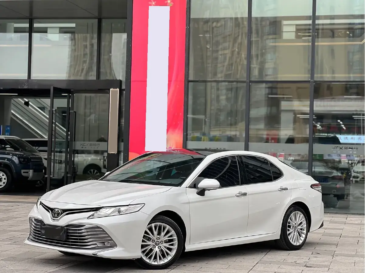 2019 Toyota Camry 2.5L 209HP L4 8AT