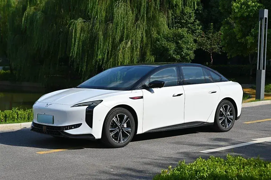 2024 HongQi EH7 BEV 85KWH