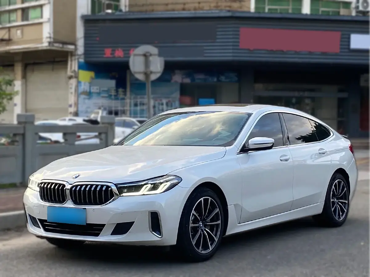 2022 BMW 6 Series GT 2.0T 245HP L4 8AT