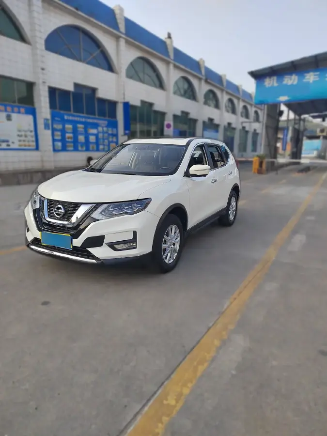 2021 Nissan X-Trail 2.0L 151HP L4 CVT