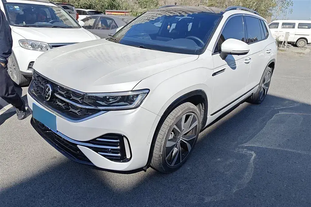 2023 Volkswagen Tayron 2.0T 220HP L4 7DCT