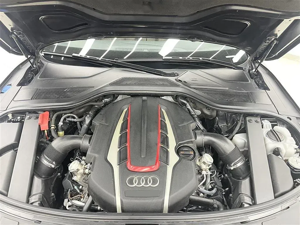 2013 Audi S8 4.0T 520HP V8 8AT,autocango,china used car exporter,china ev exporter,chinese used car exporter,chinese used ev exporter
