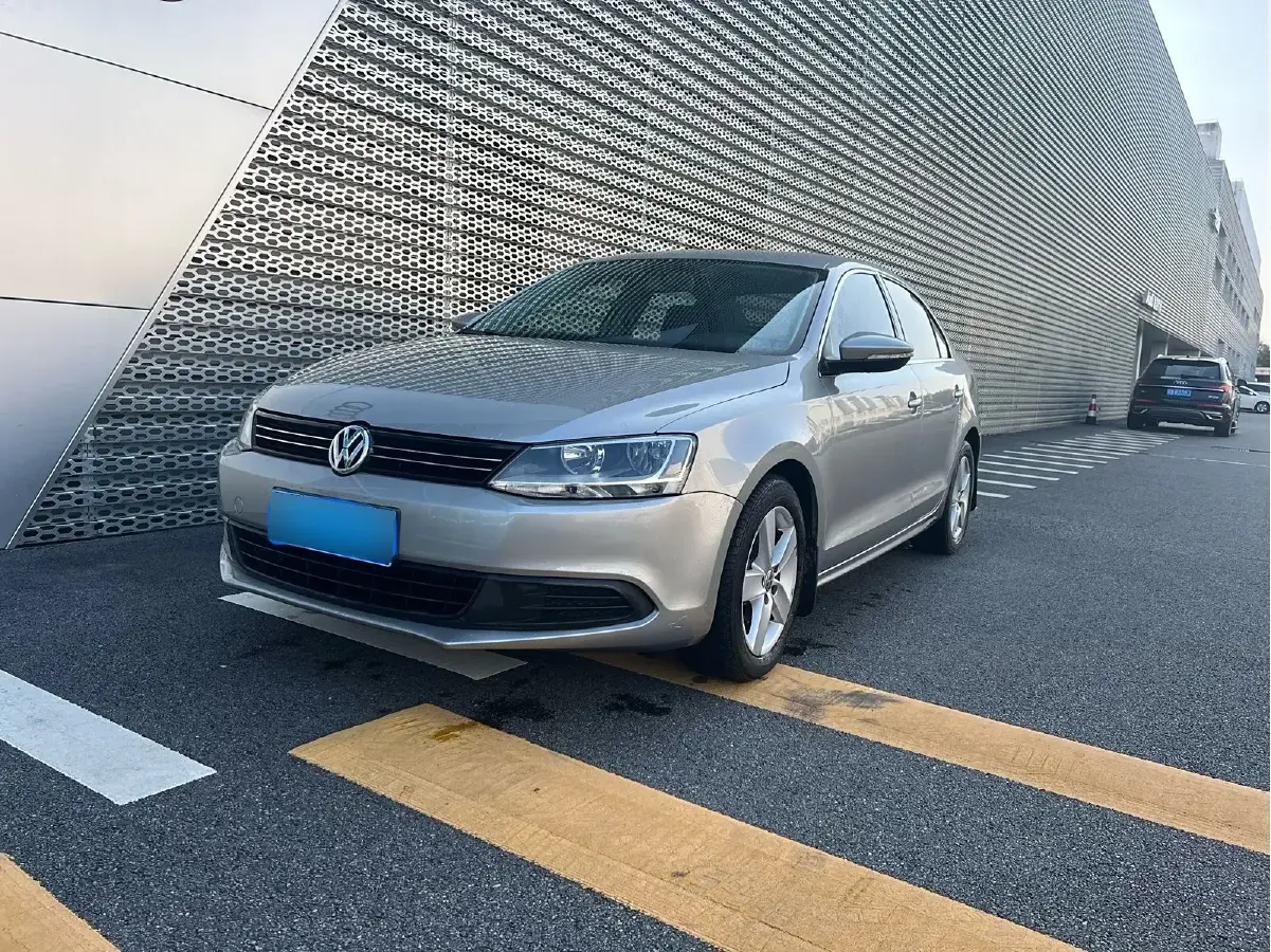 2012 Volkswagen Sagitar 1.6L 105HP L4 6AT