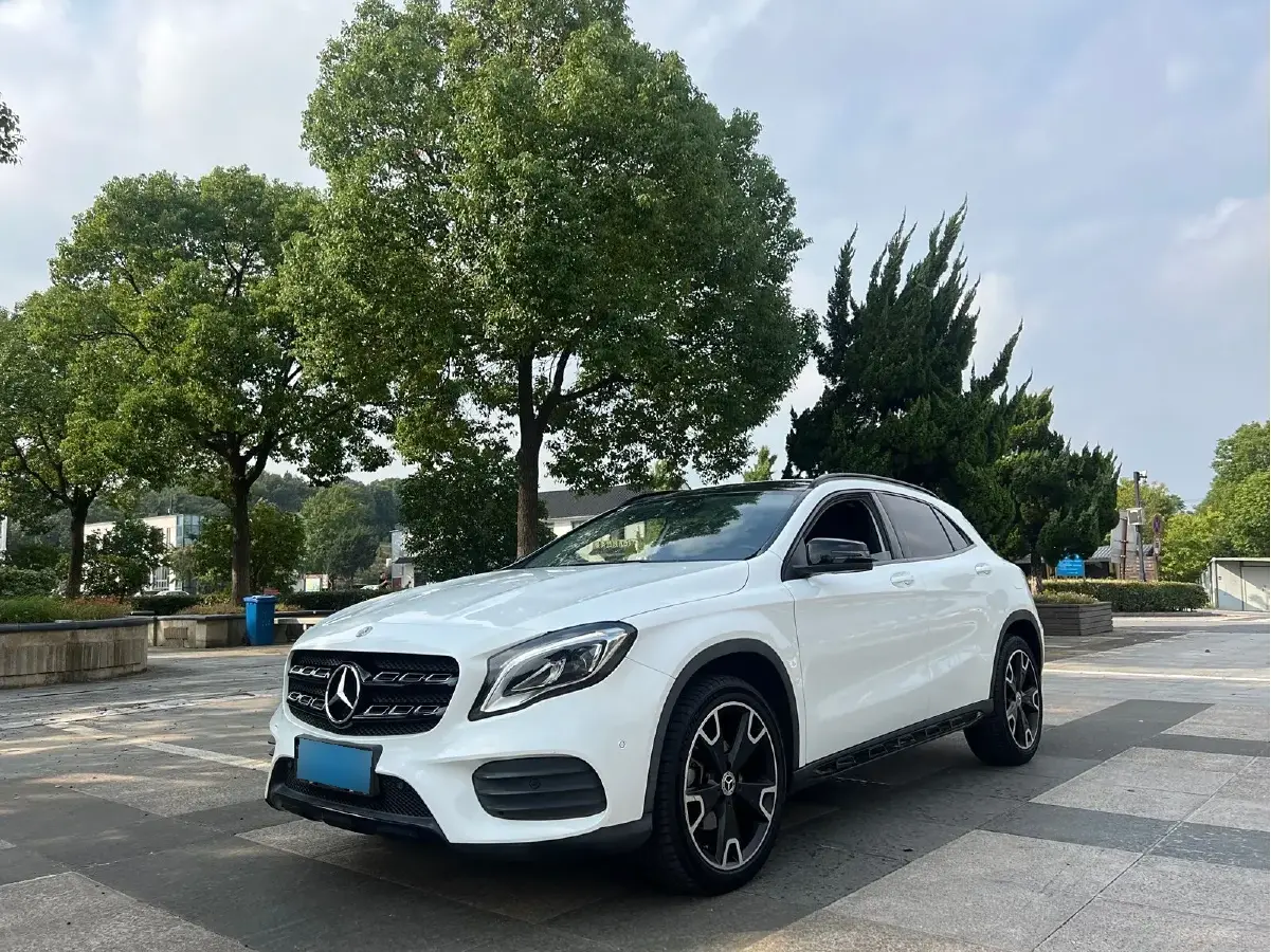 2018 Mercedes-Benz GLA Class 2.0T 184HP L4 7DCT