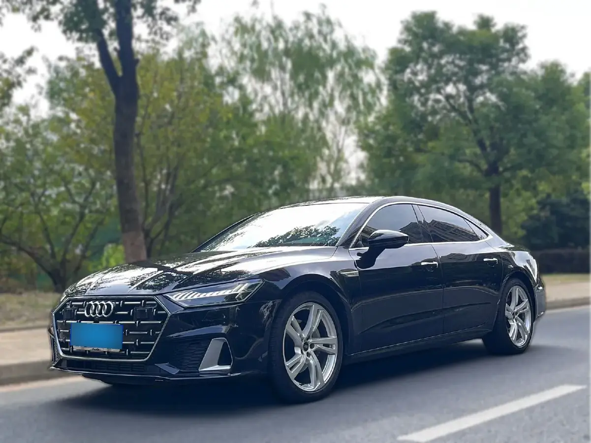 2024 Audi A7L 2.0T 245HP L4 7DCT