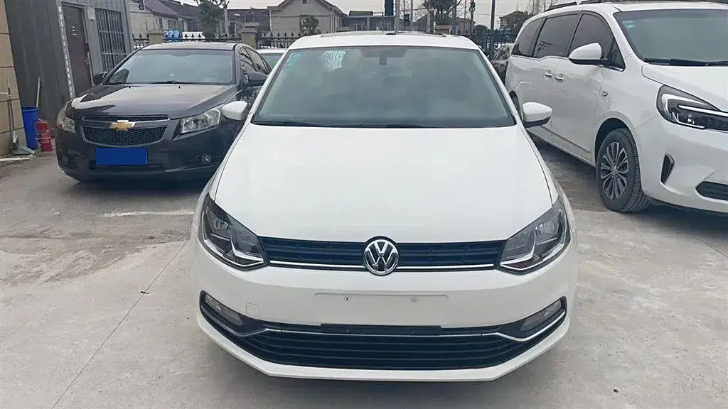 2016 Volkswagen Polo 1.6L 110HP L4 6AT