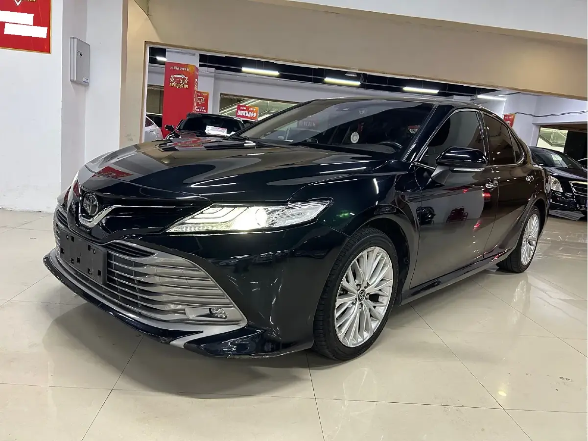 2019 Toyota Camry 2.5L 209HP L4 8AT