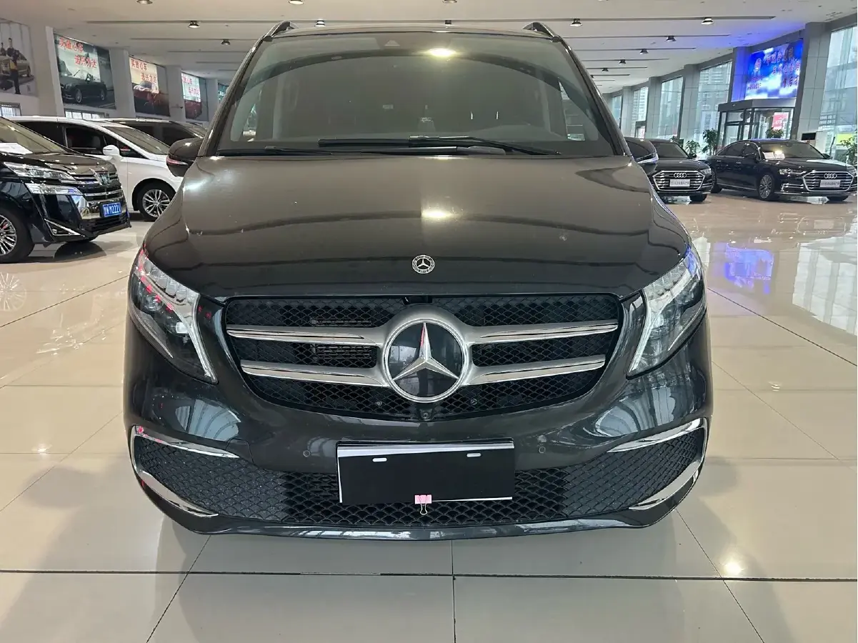 2021 Mercedes-Benz V Class 2.0T 211HP L4 9AT
