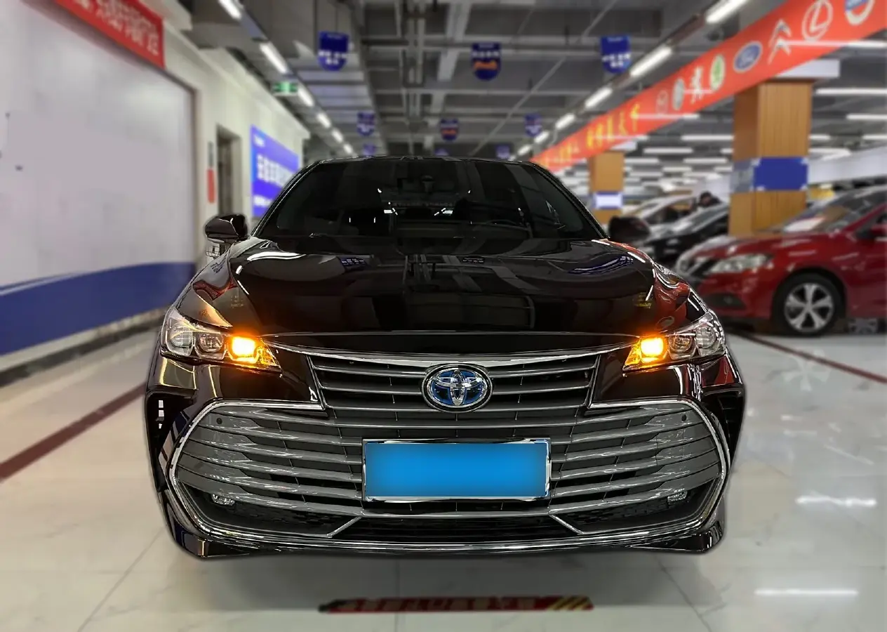 2019 Toyota Avalon 2.5L 178HP L4 E-CVT Hybrid