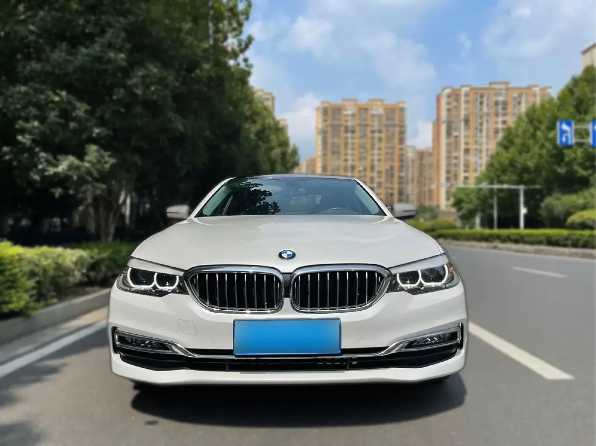 2018 BMW 5 Series 2.0T 184HP L4 8AT